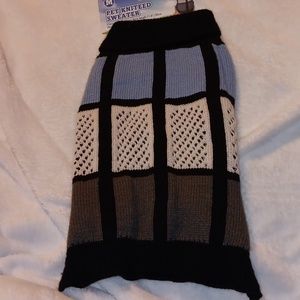 Pet cable sweater in blue, gray, white & black in Medium